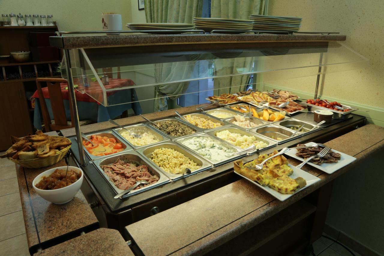 Hotel Restaurant De La Roche Les Sauvages  Екстер'єр фото